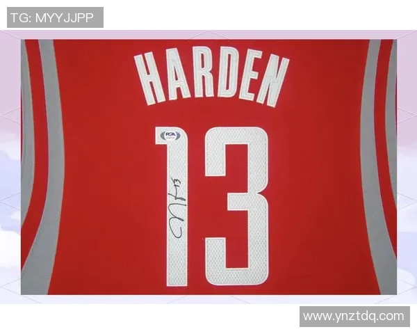 足球球星签名与球迷签名的区别与共同点分析